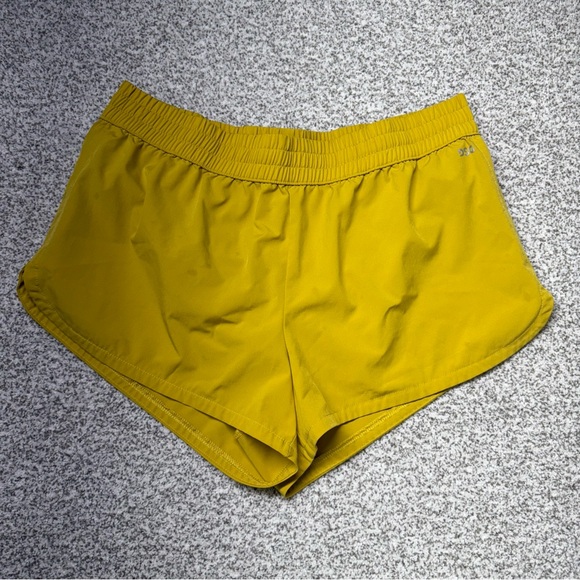 DSG Lined Women's Mustard Yellow Athletic Stride Shorts Size Large 3 Inch Inseam - Picture 1 of 9